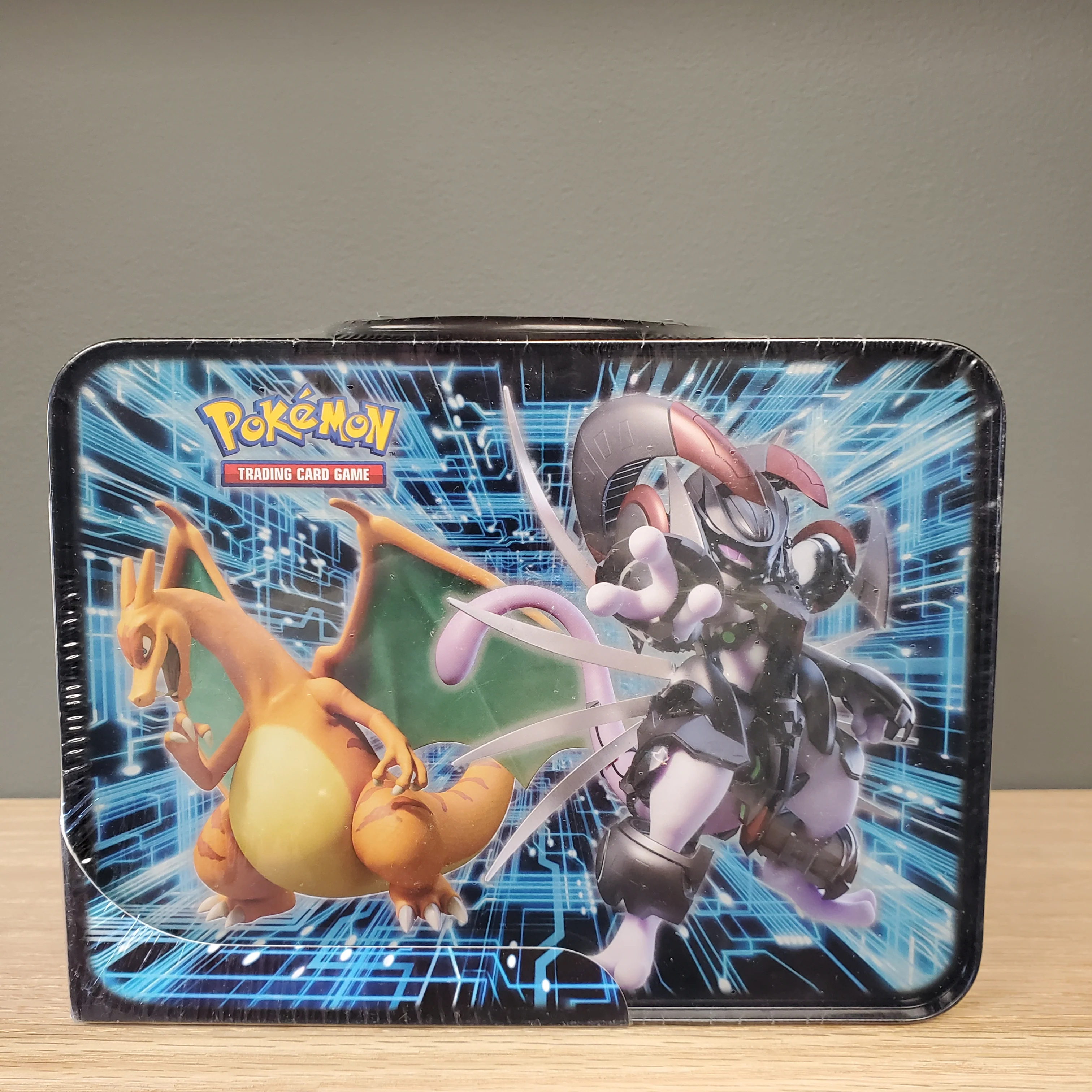 Pokémon TCG: Collector's Chest (Fall 2019) - Image 3