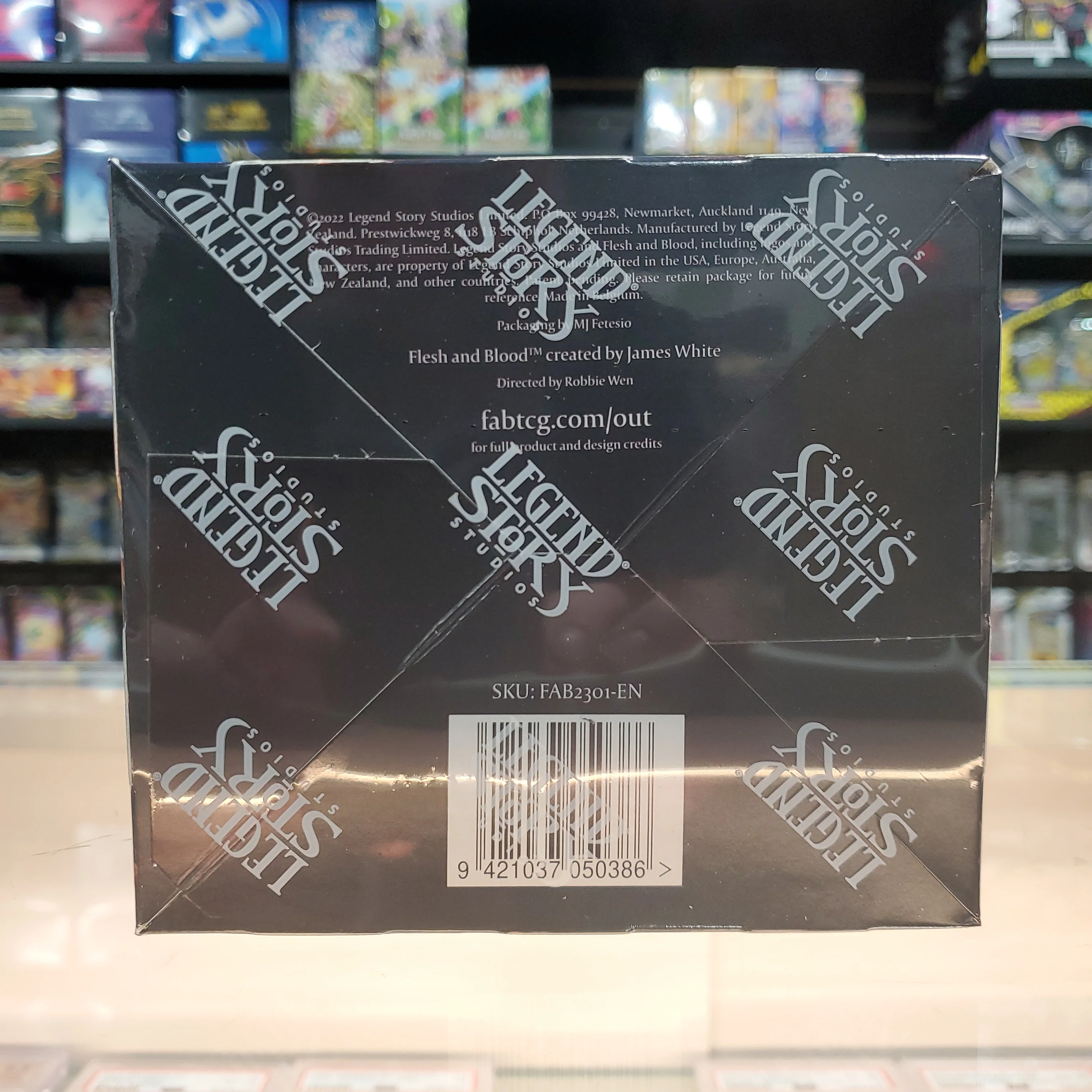 Flesh and Blood: Outsiders - Booster Box - Image 3